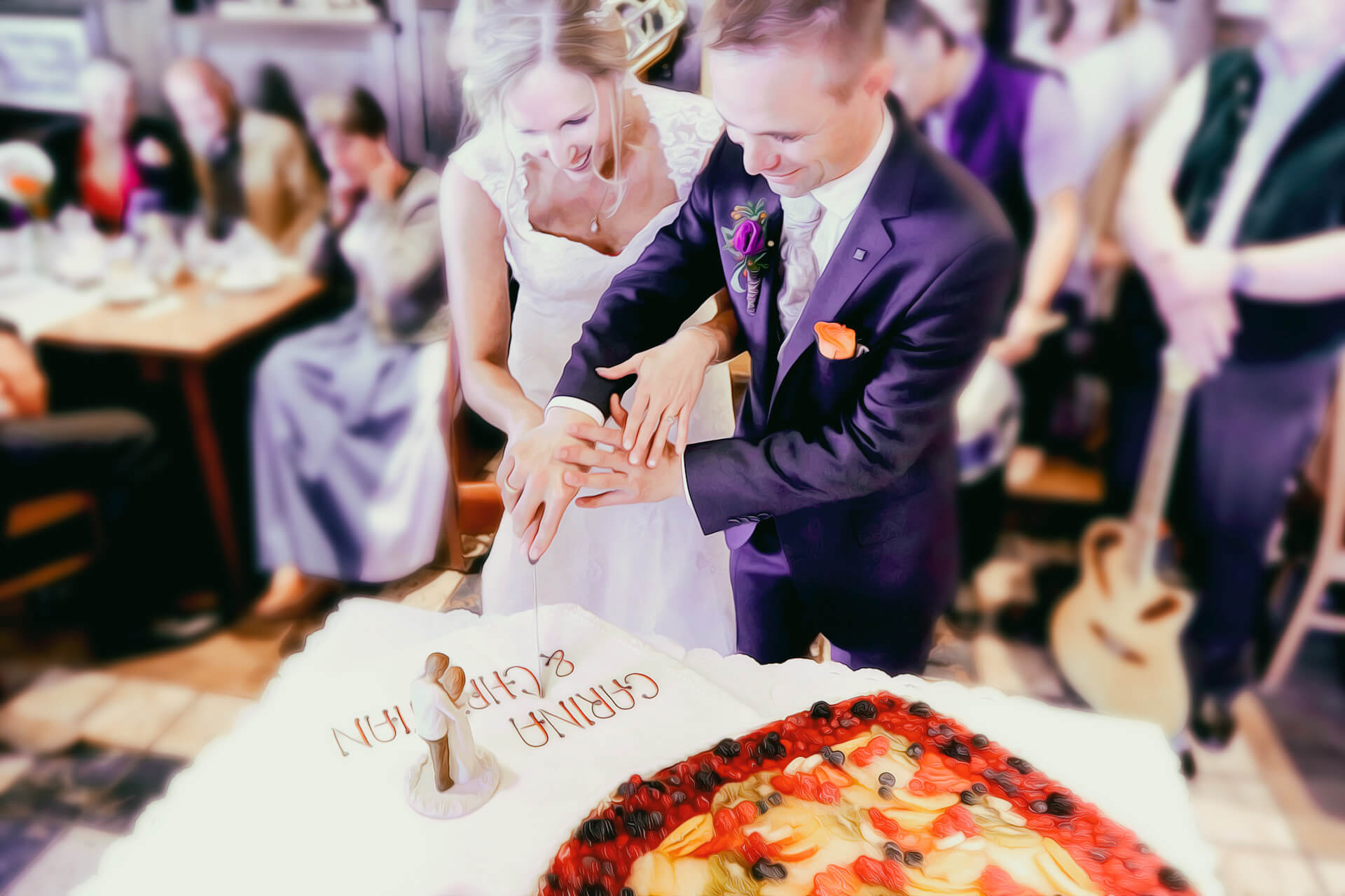 Eure Hochzeit Kuchen anschneiden